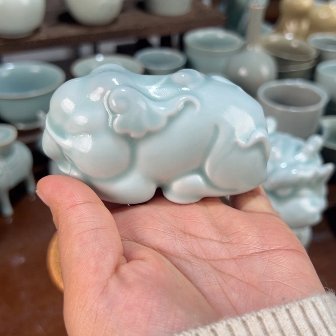 精品玉青摆件。