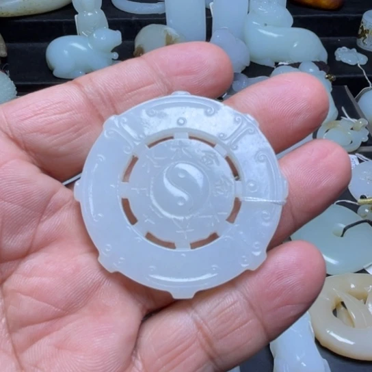 未镶嵌和田玉挂件