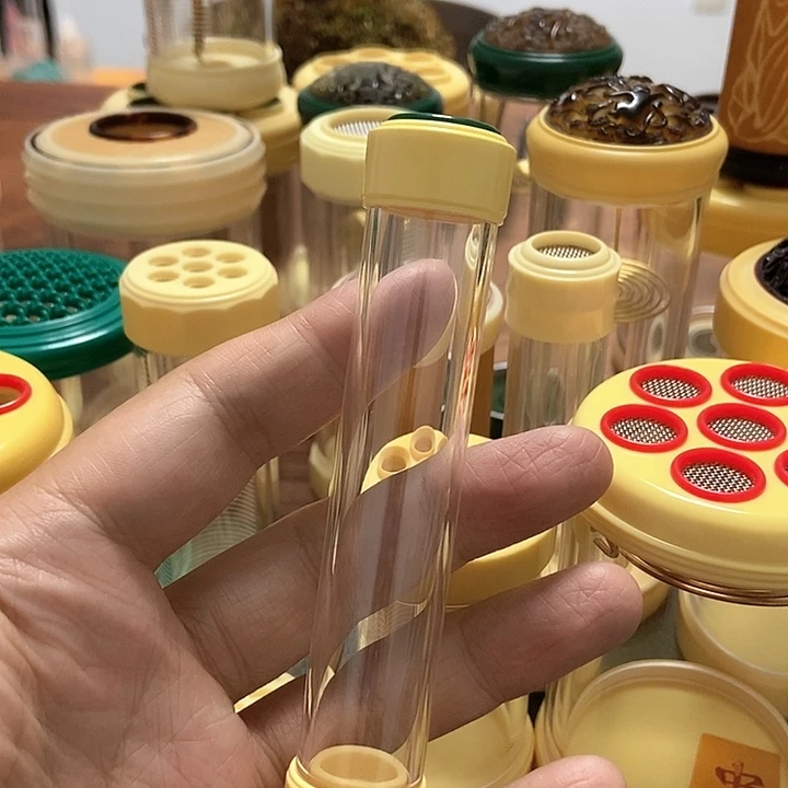 林***雨树脂制品蝈蝈罐子