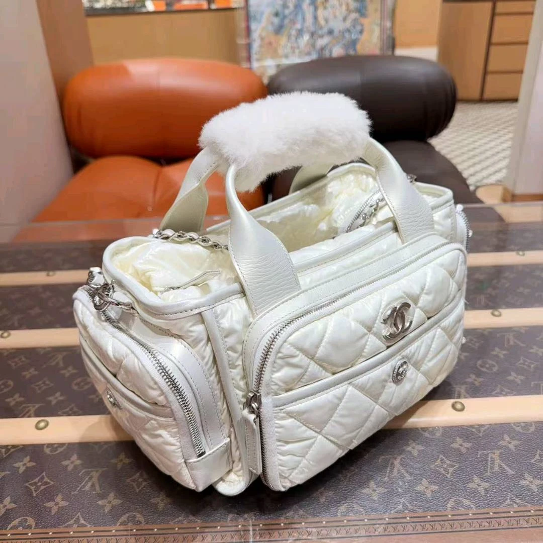 99新 Chanel/香奈儿 23N银扣拉链开合链条尼龙 滑雪包保龄球包