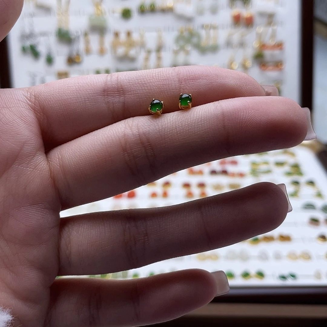 和田玉未镶嵌耳饰