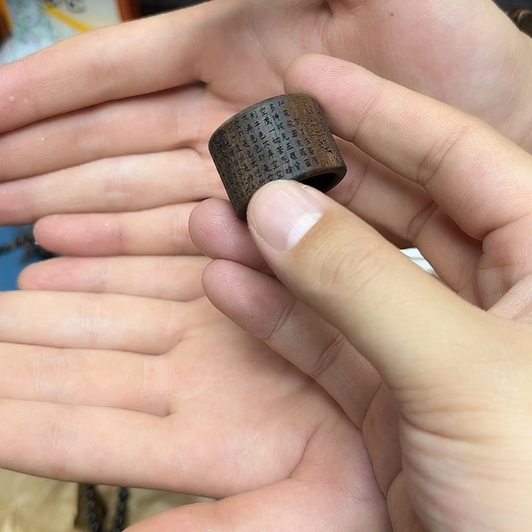 大叶紫檀（黑酸枝木类）