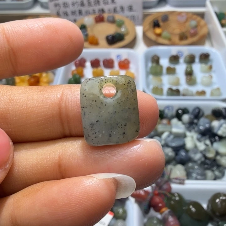 和田玉未镶嵌珠宝奇石