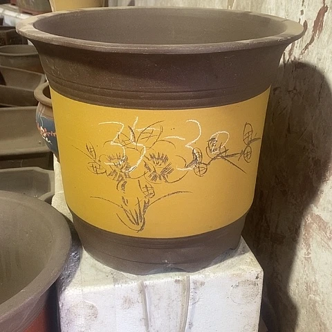 中国宜兴紫砂花盆，
