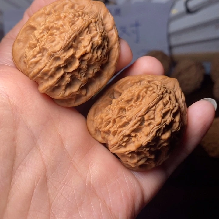 文玩核桃吊坠我***的红狮子