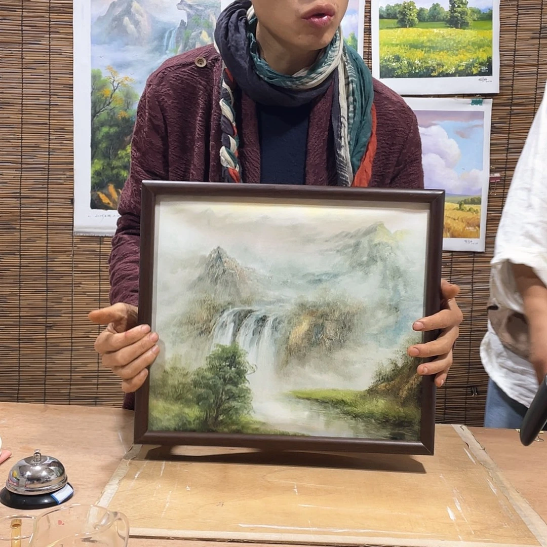 油画薇爽帮恭喜竞拍成功！