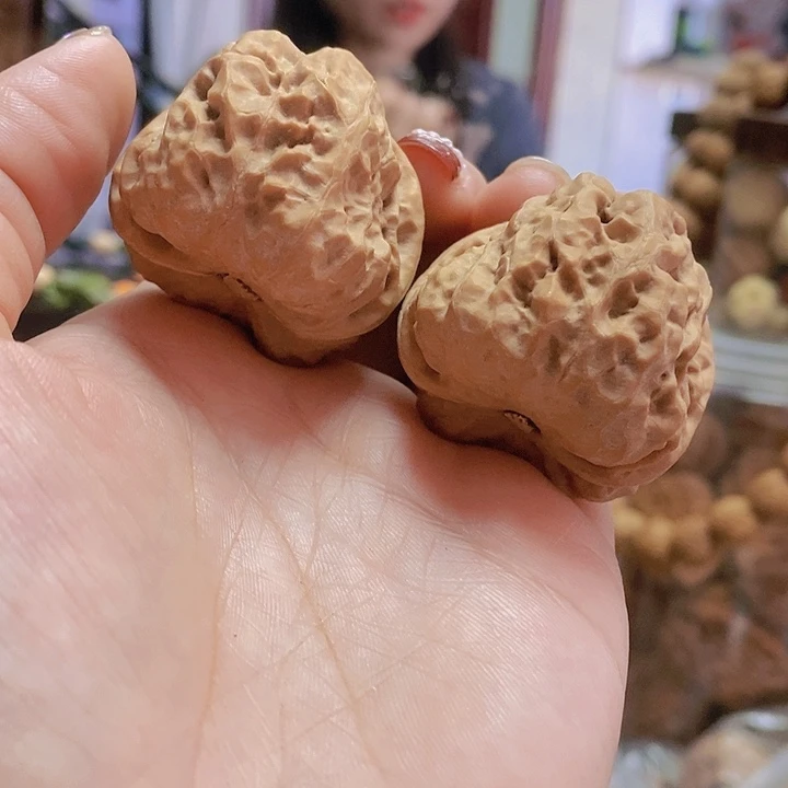 【闪购商品】文玩核桃把件38.5蛤蟆头