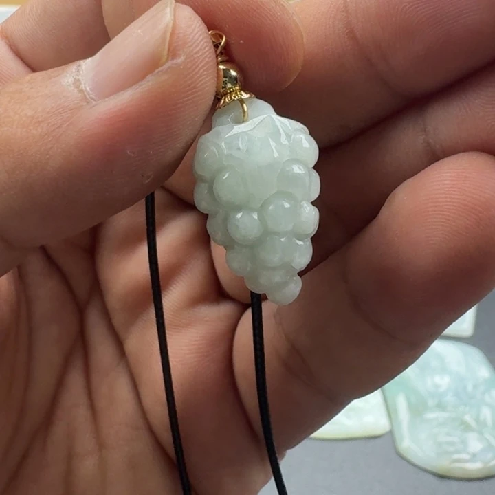 翡翠未镶嵌吊坠(不含链)阮***