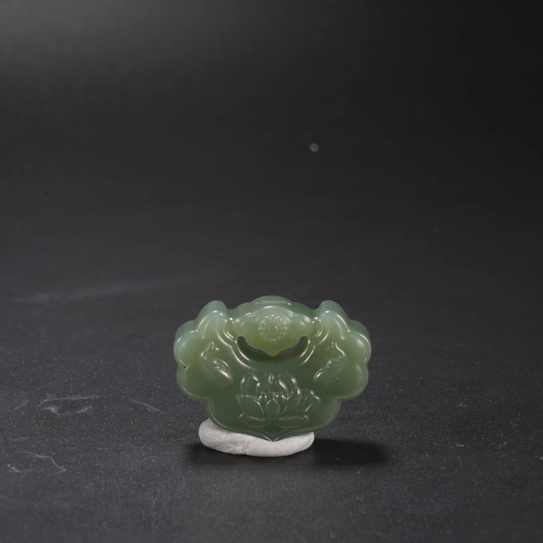 lot12和田玉如意挂件