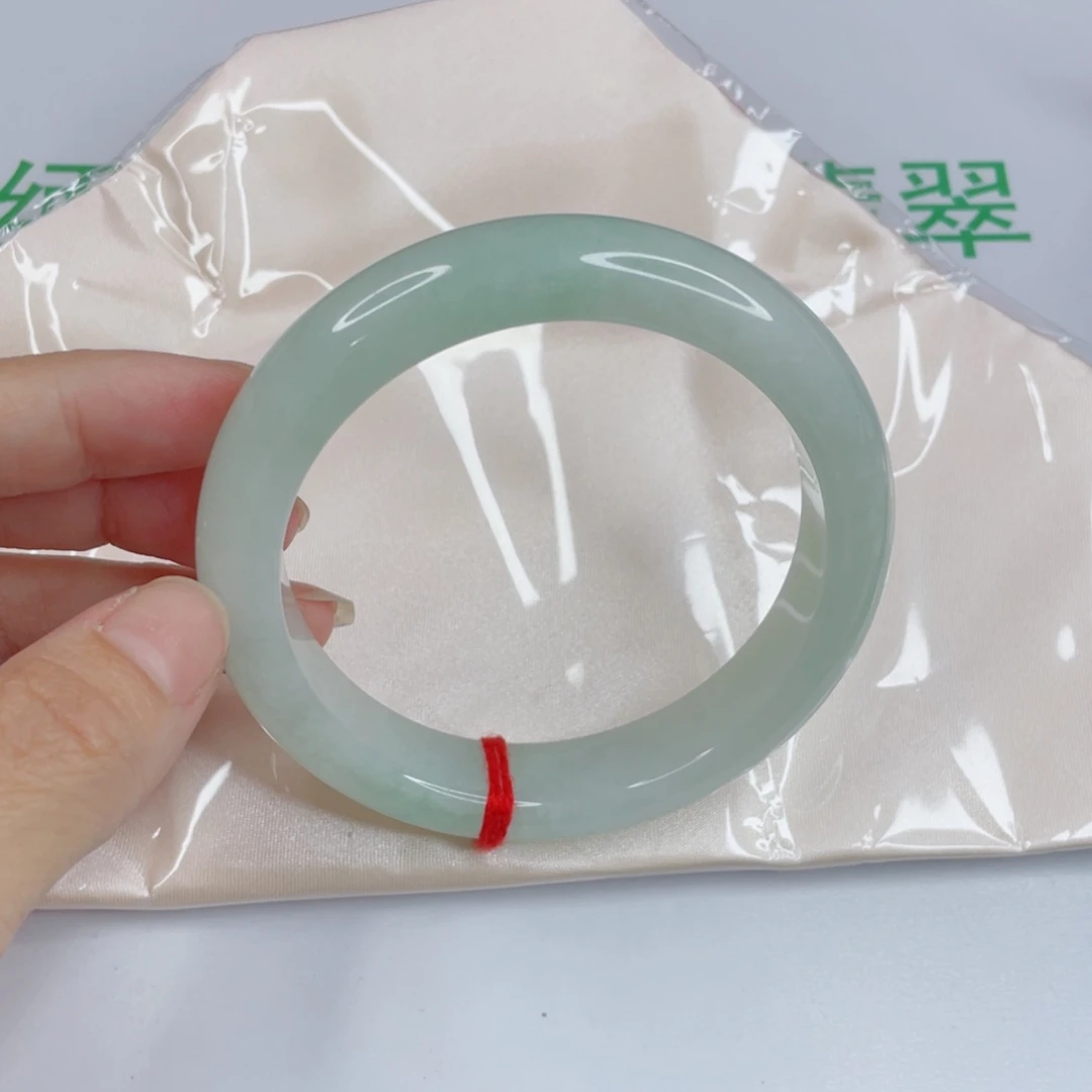文***臻翡翠未镶嵌手镯冰晴水