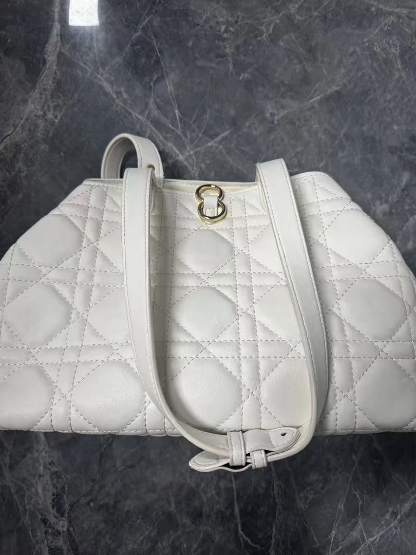 2025新款真皮女包5藤格手提白色