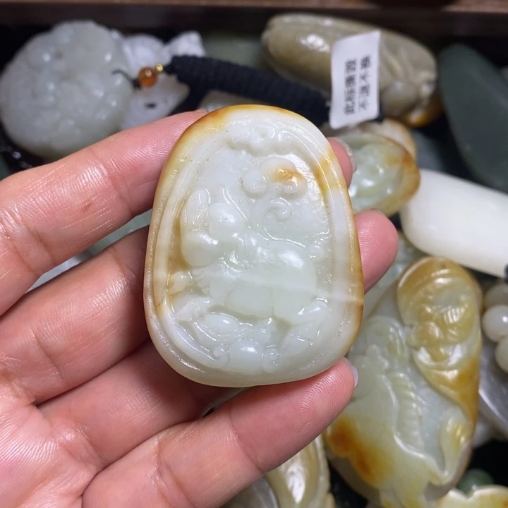 和田玉未镶嵌车挂