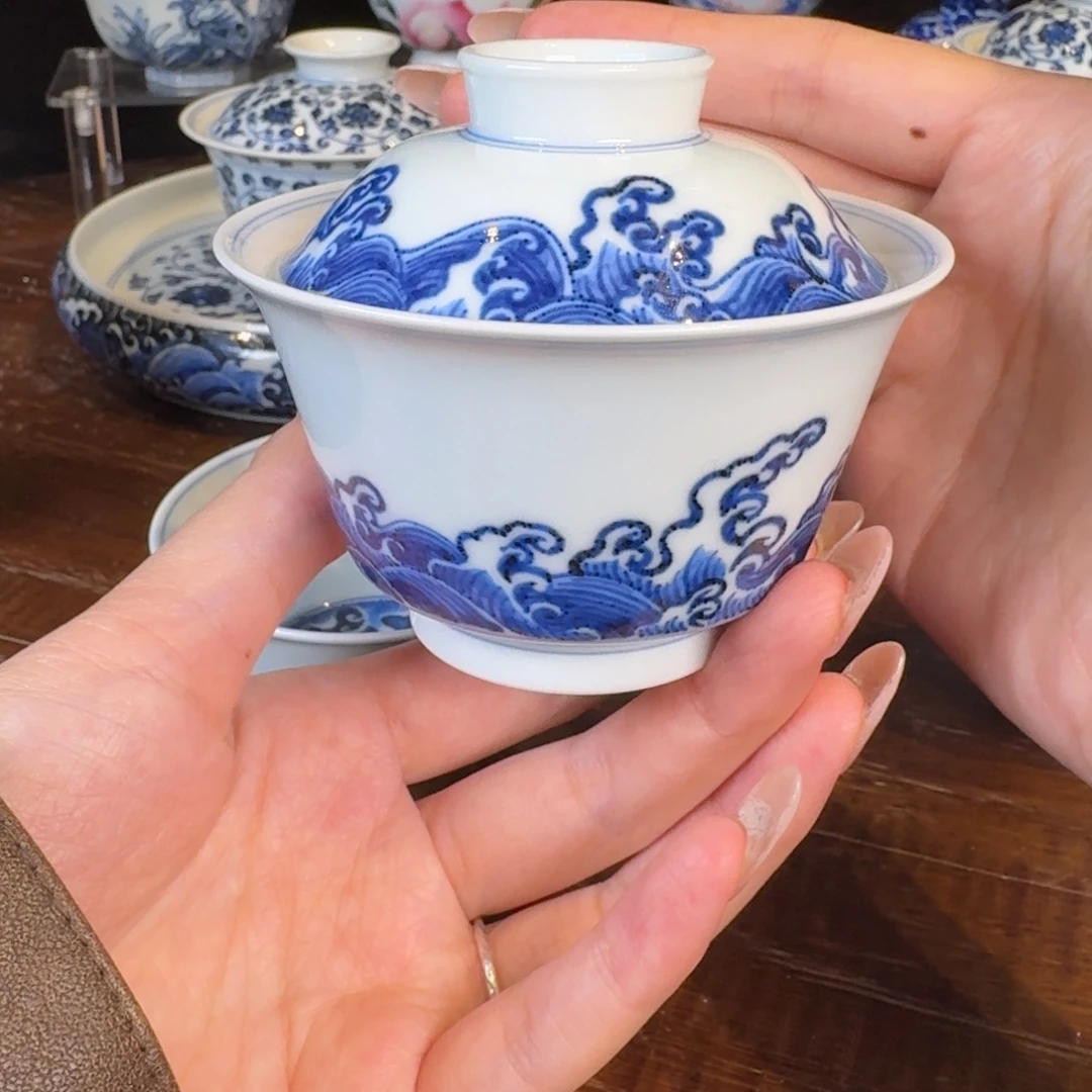 松风馆藏青花海水纹盖碗