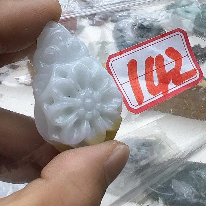 翡翠颈饰未镶嵌天然缅甸翡翠吊坠