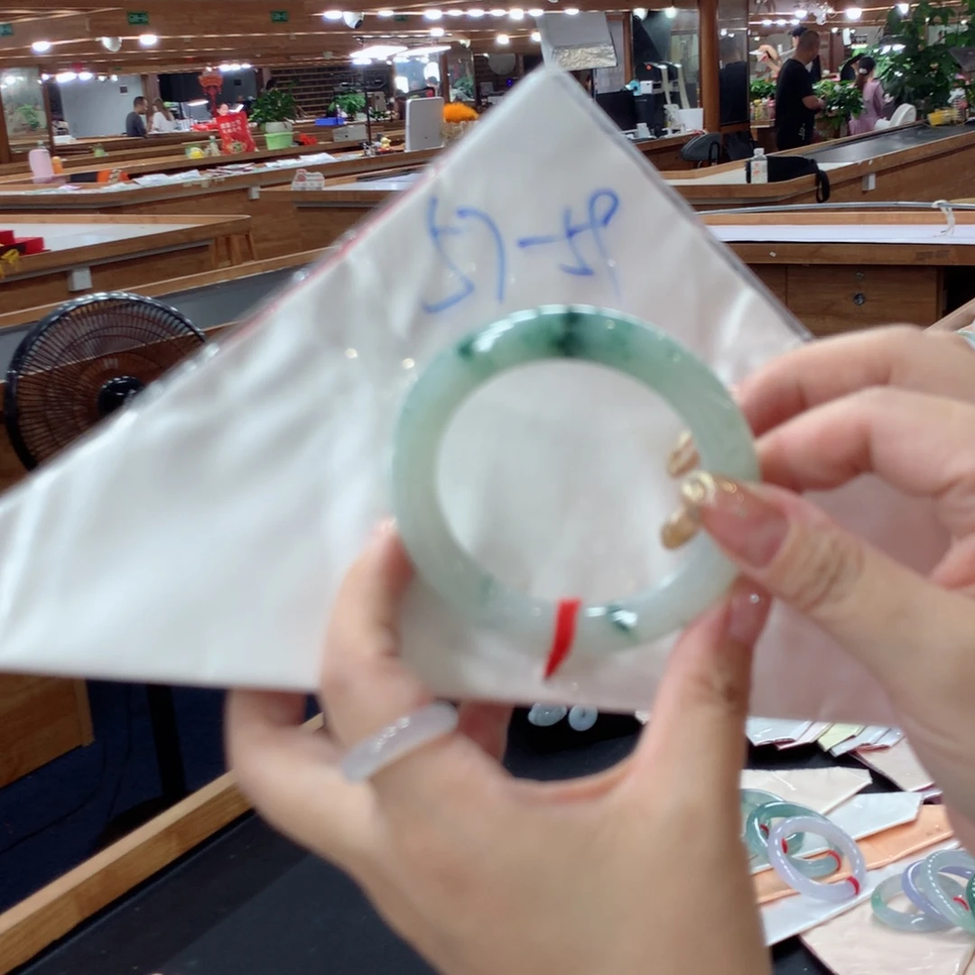 未镶嵌手镯翡翠买断