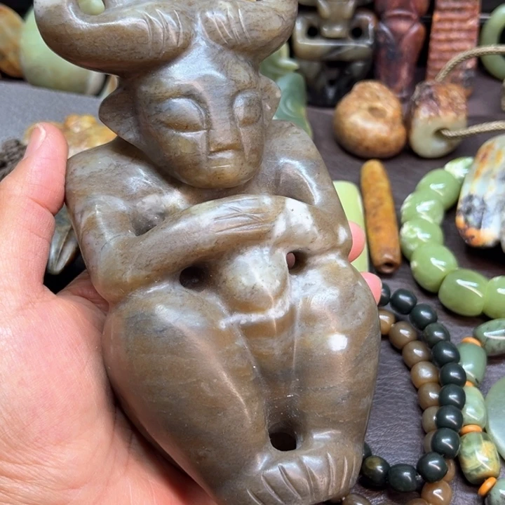 未镶嵌岫岩河磨玉（透闪石质玉）挂件忻*