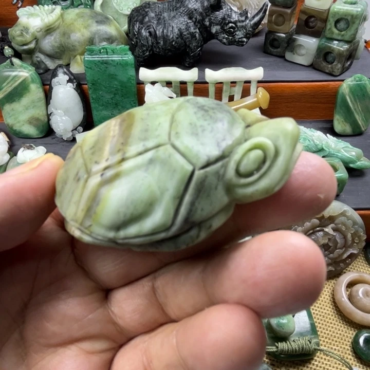 独山玉未镶嵌珠宝半成品