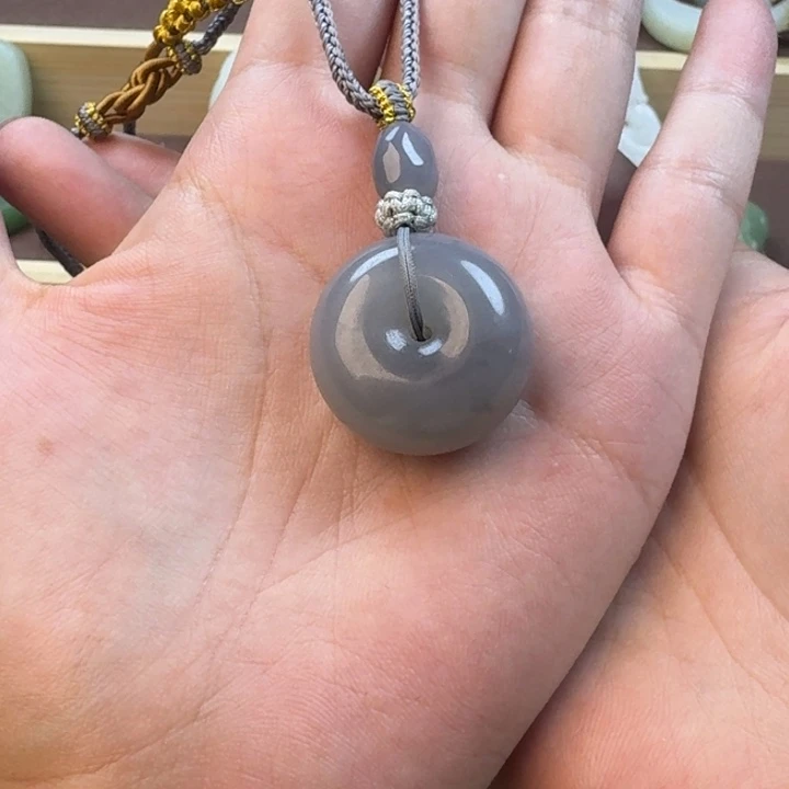 岩***雨和田玉未镶嵌颈饰