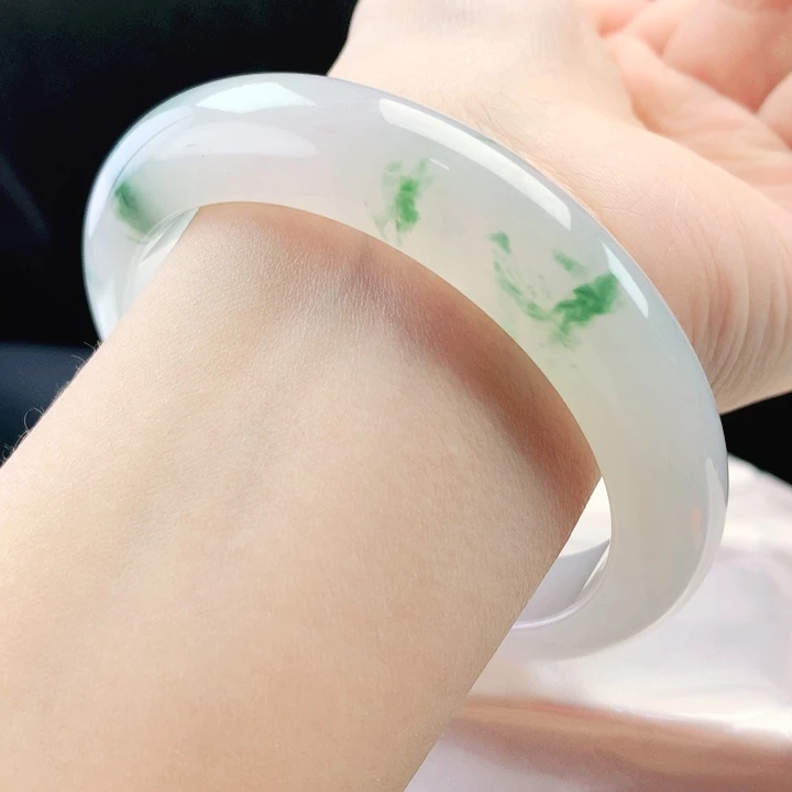 翡翠未镶嵌手镯61圈