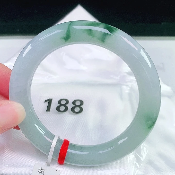 翡翠未镶嵌手镯（圆镯）188