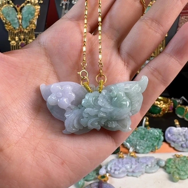 翡翠未镶嵌颈饰春彩吊坠