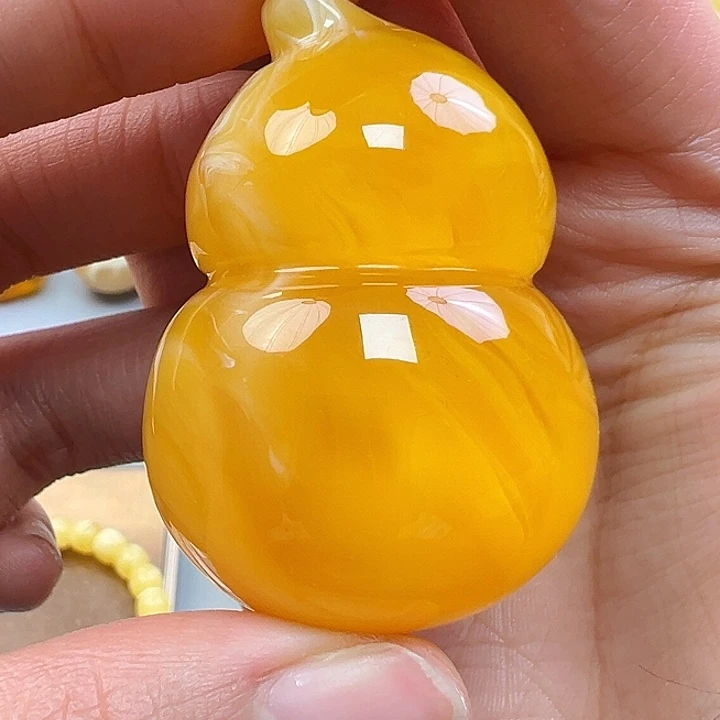蜜蜡未镶嵌珠宝奇石
