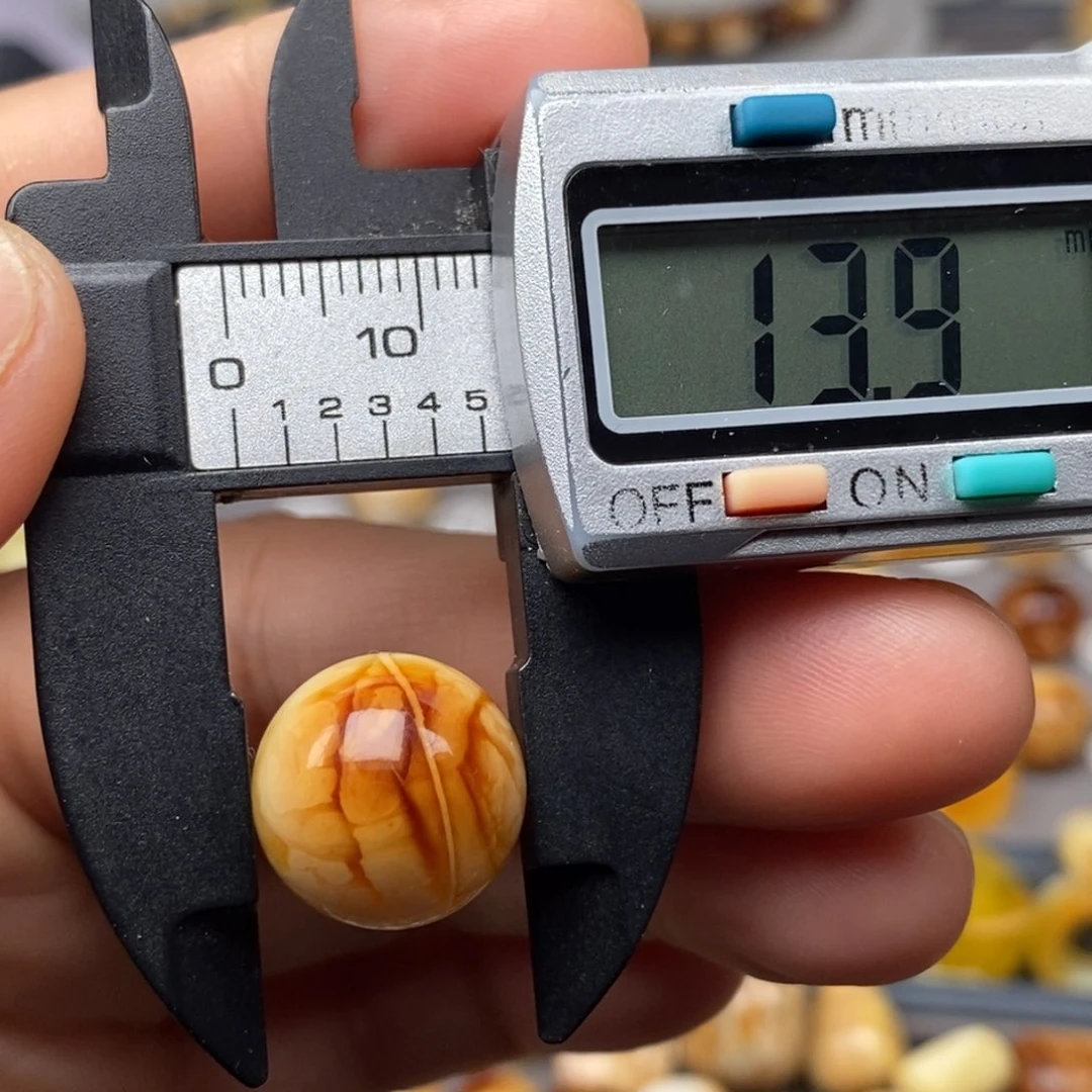 琥珀未镶嵌耳饰圆珠