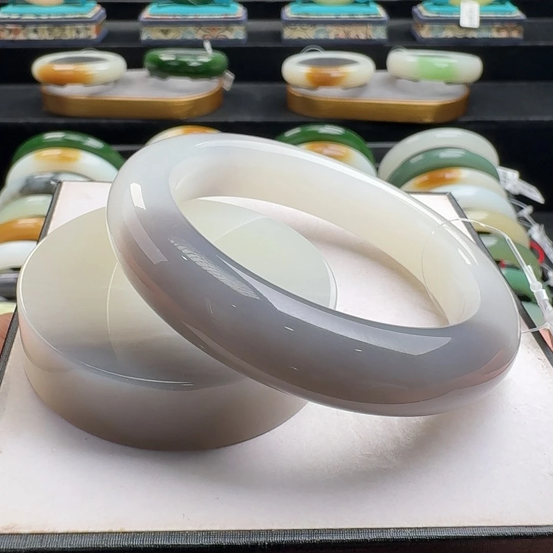 和田玉手镯未镶嵌56.6套装一口紫！很值！