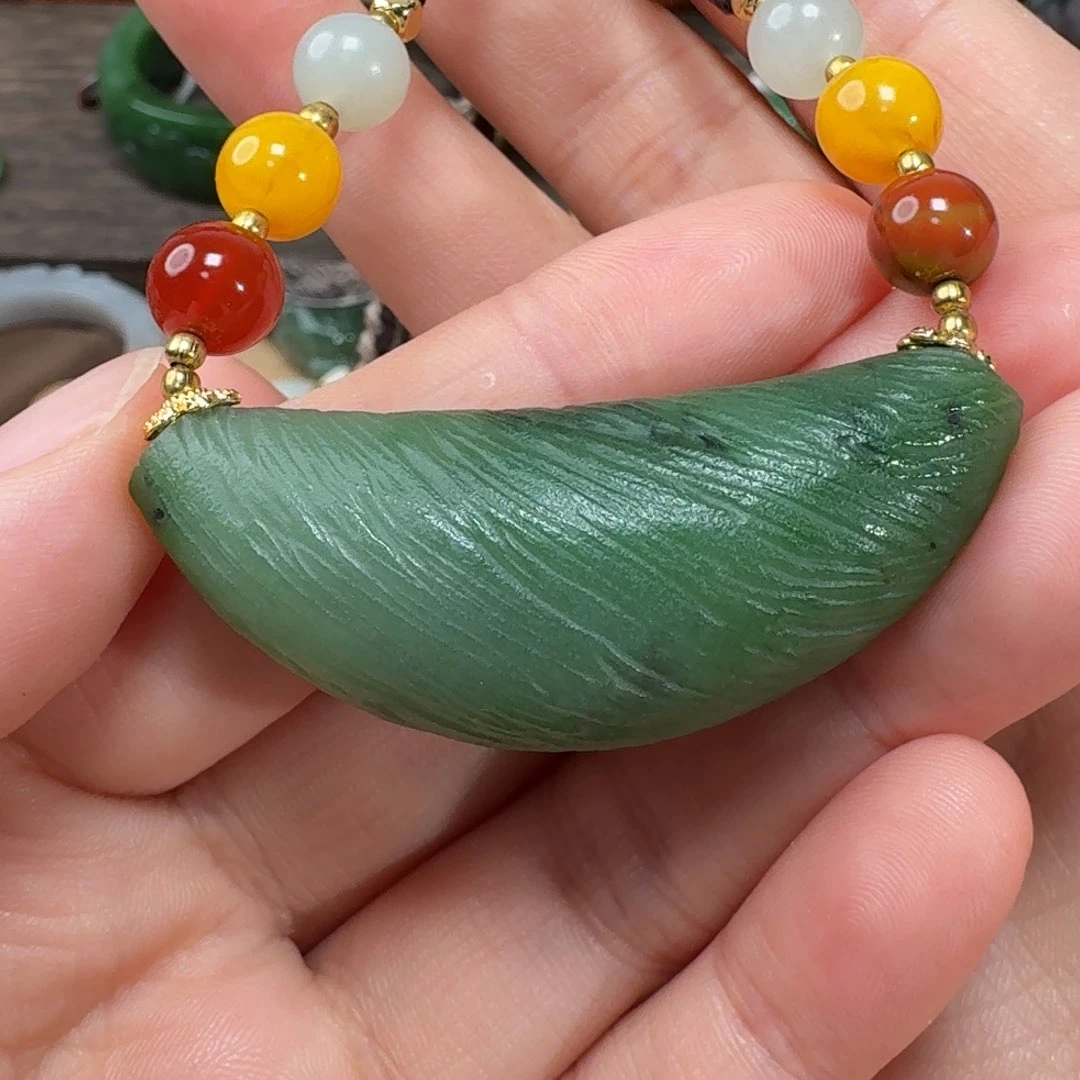 和田玉未镶嵌吊坠(不含链)妙脆角吊坠