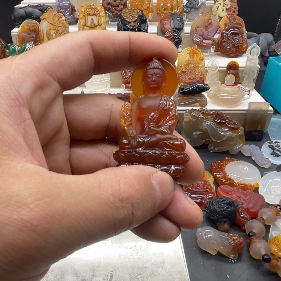 黄***林玛瑙/玉髓颈饰未镶嵌