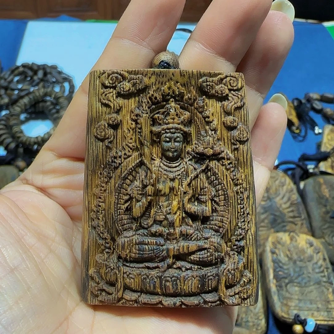 用***0沉香吊坠海南白奇陆河老料雕刻虚空藏带绳21克