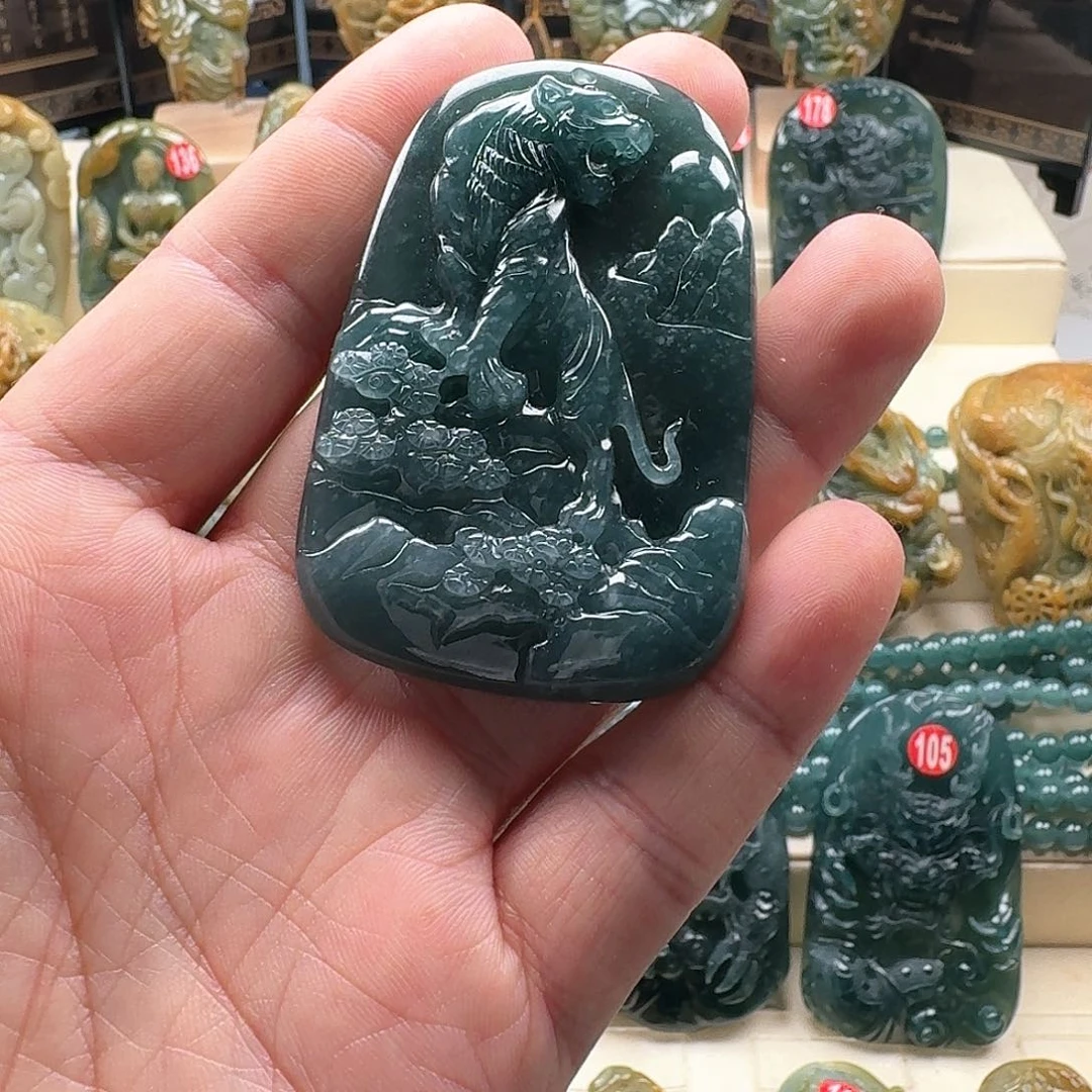 翡翠未镶嵌颈饰翼****店老虎