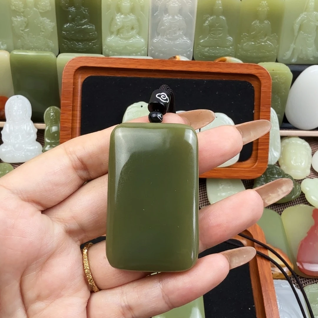 菠菜绿平安牌吊坠