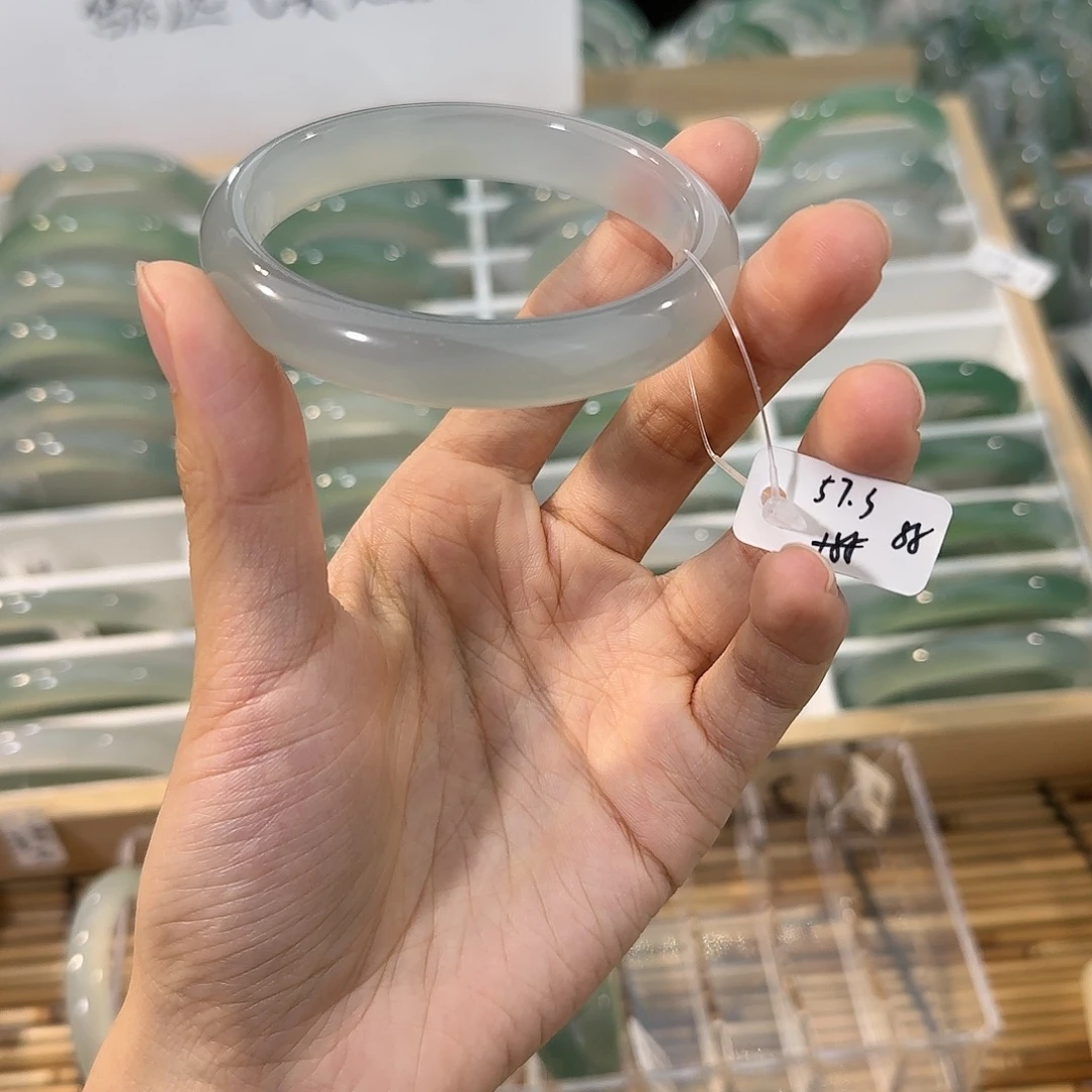 玛瑙/玉髓未镶嵌手镯圈口57.3