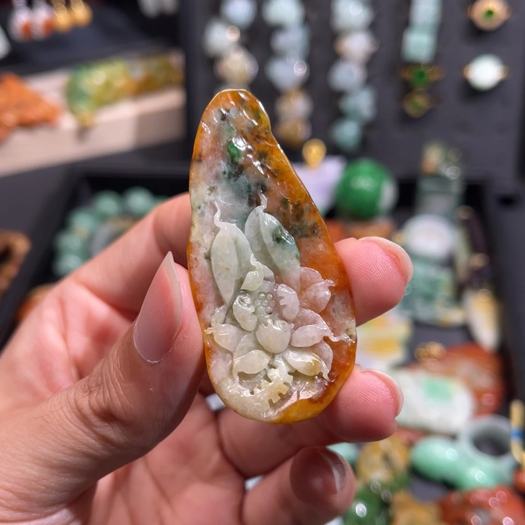 翡翠未镶嵌颈饰vvvvvvvbbbbbbbbn