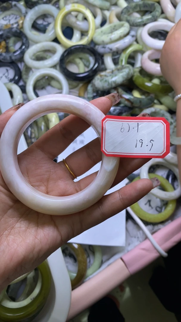 雕刻饰品 多样性发货 按主播提示拍