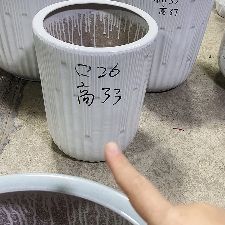 陶瓷大花盆小号一个