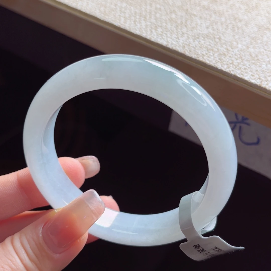 翡翠手镯未镶嵌手镯