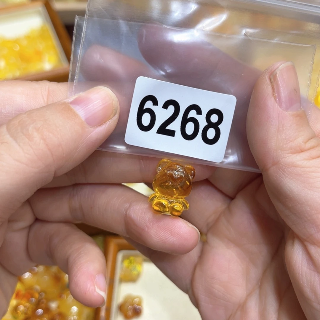 未镶嵌琥珀珠宝奇石