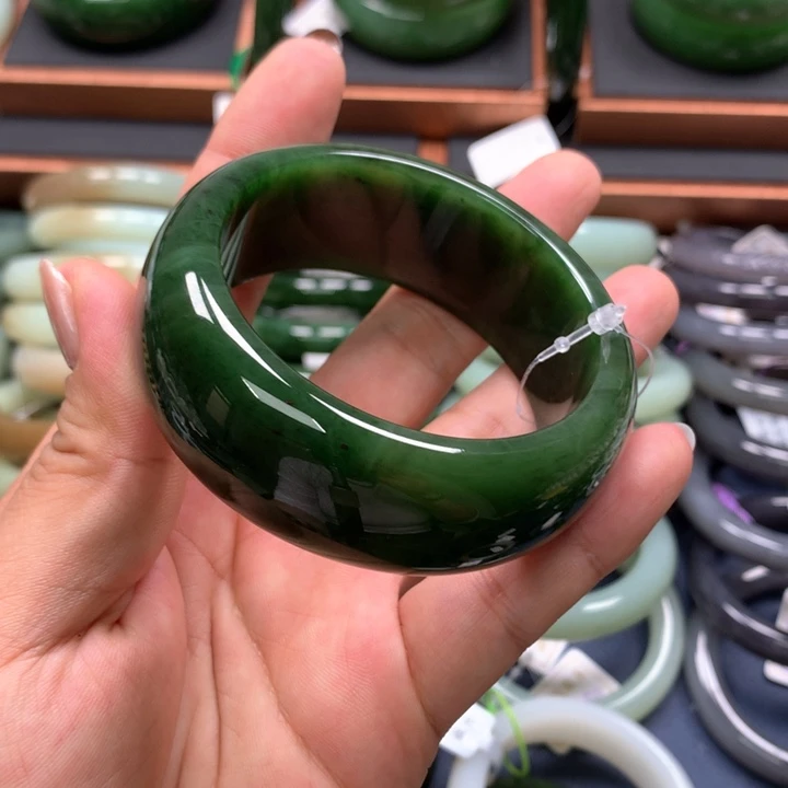 【闪购商品】未镶嵌手镯和田玉（碧玉）