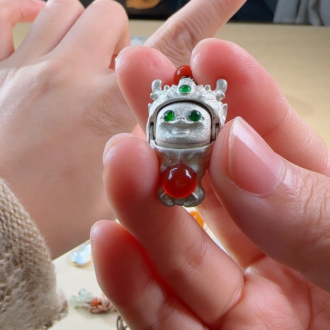 颈饰银S925镶嵌翡翠小**?橦