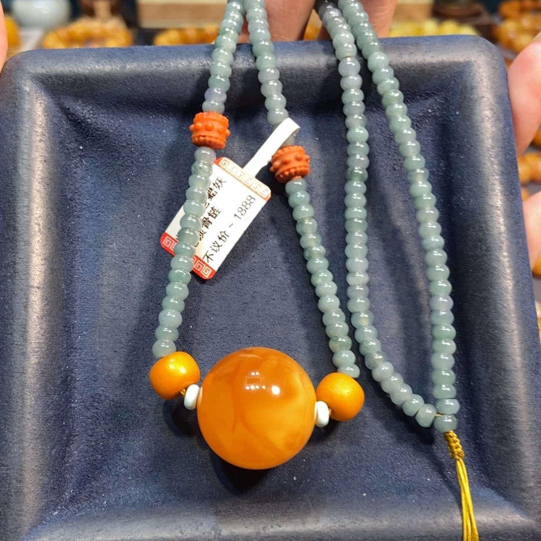 未镶嵌颈饰琥珀蜜蜡