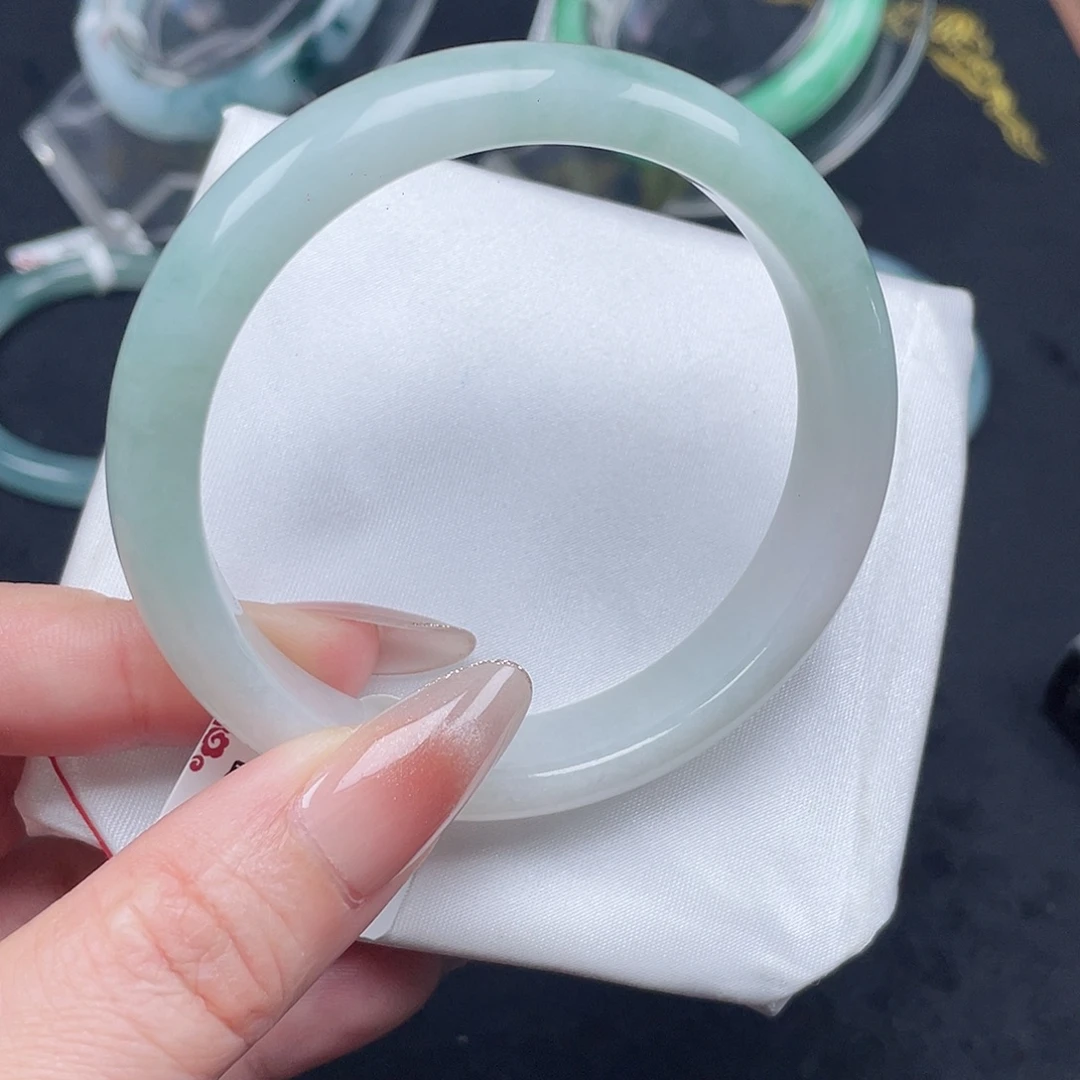 翡翠未镶嵌手镯051