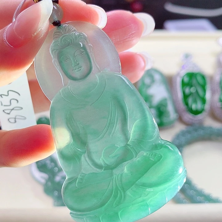 翡翠颈饰未镶嵌天然