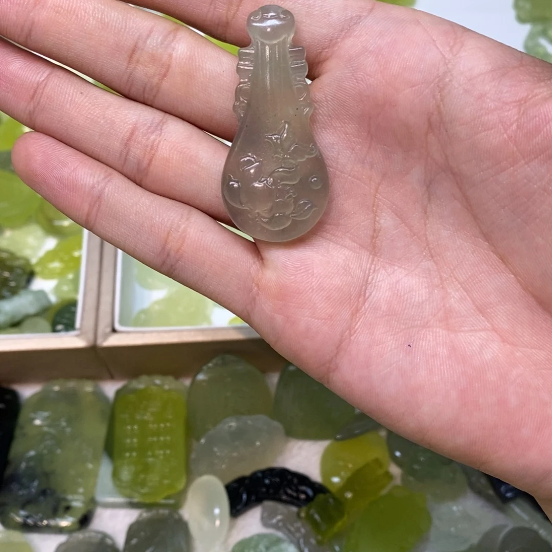 岫玉未镶嵌吊坠(不含链)