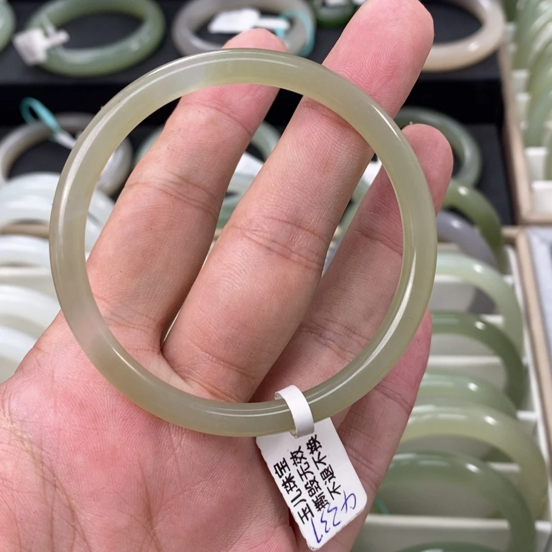 和田玉手镯未镶嵌5354