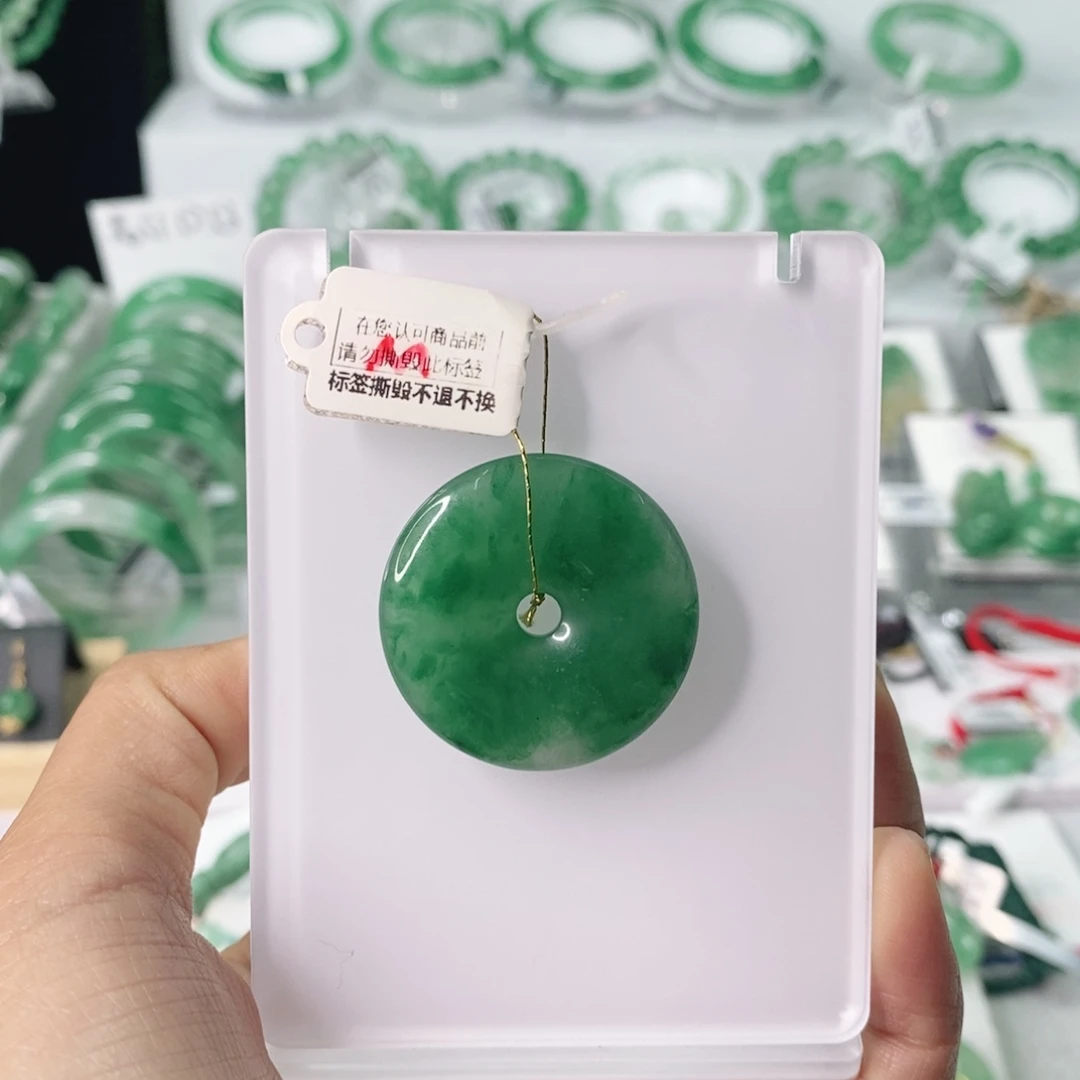 石英质玉未镶嵌颈饰