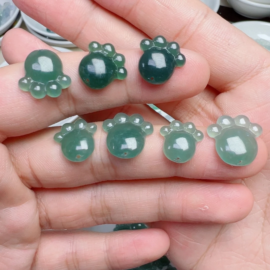 翡翠散珠猫爪一个