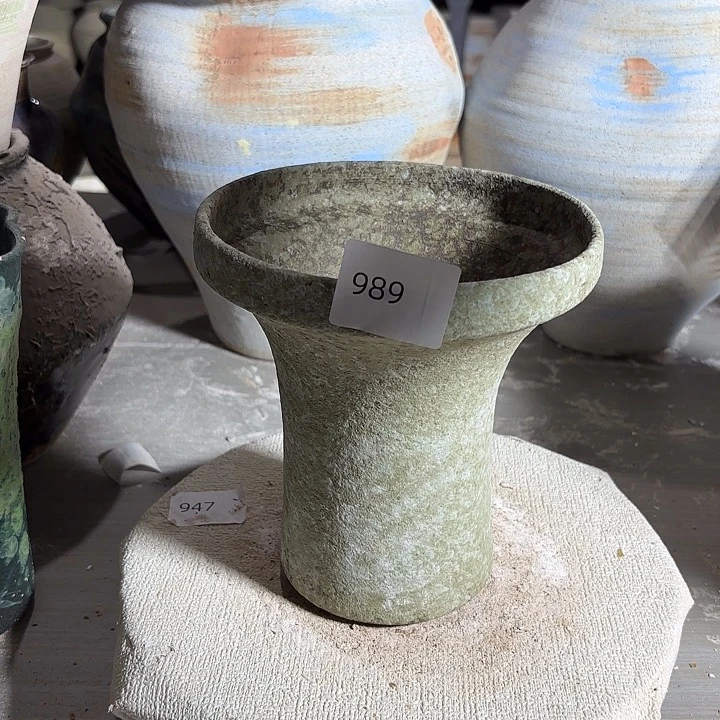 摆件高17，口15，无孔989