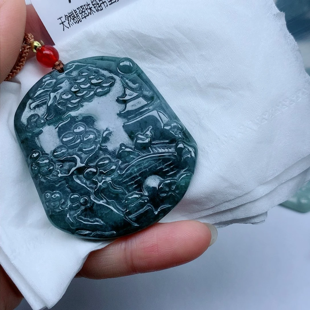 翡翠颈饰未镶嵌翡翠